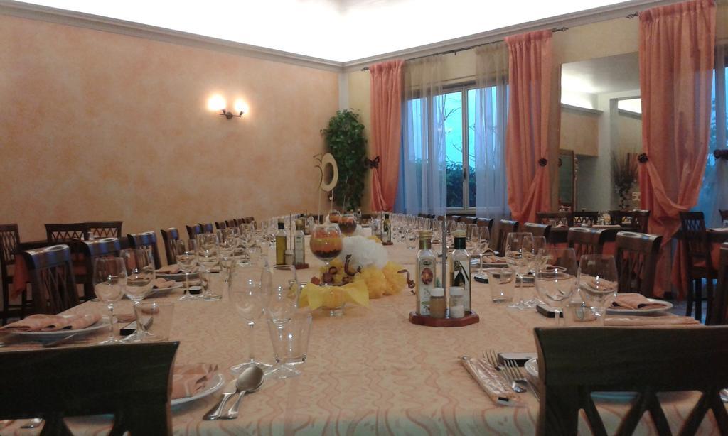 Albergo Del Turista Vernasca エクステリア 写真
