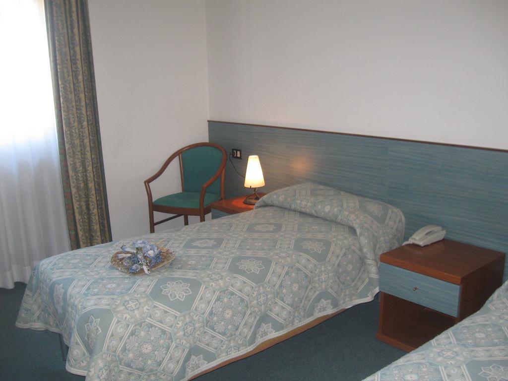 Albergo Del Turista Vernasca 部屋 写真